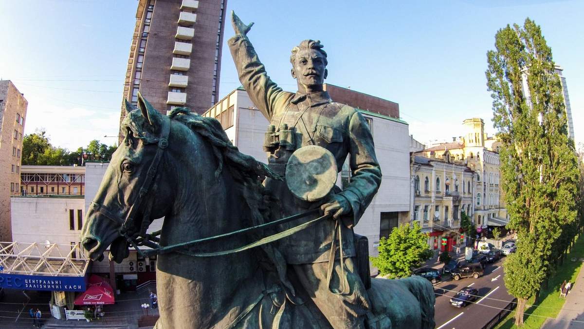 Пам'ятник Щорсу у Києві Пам'ятник Щорсу у Києві