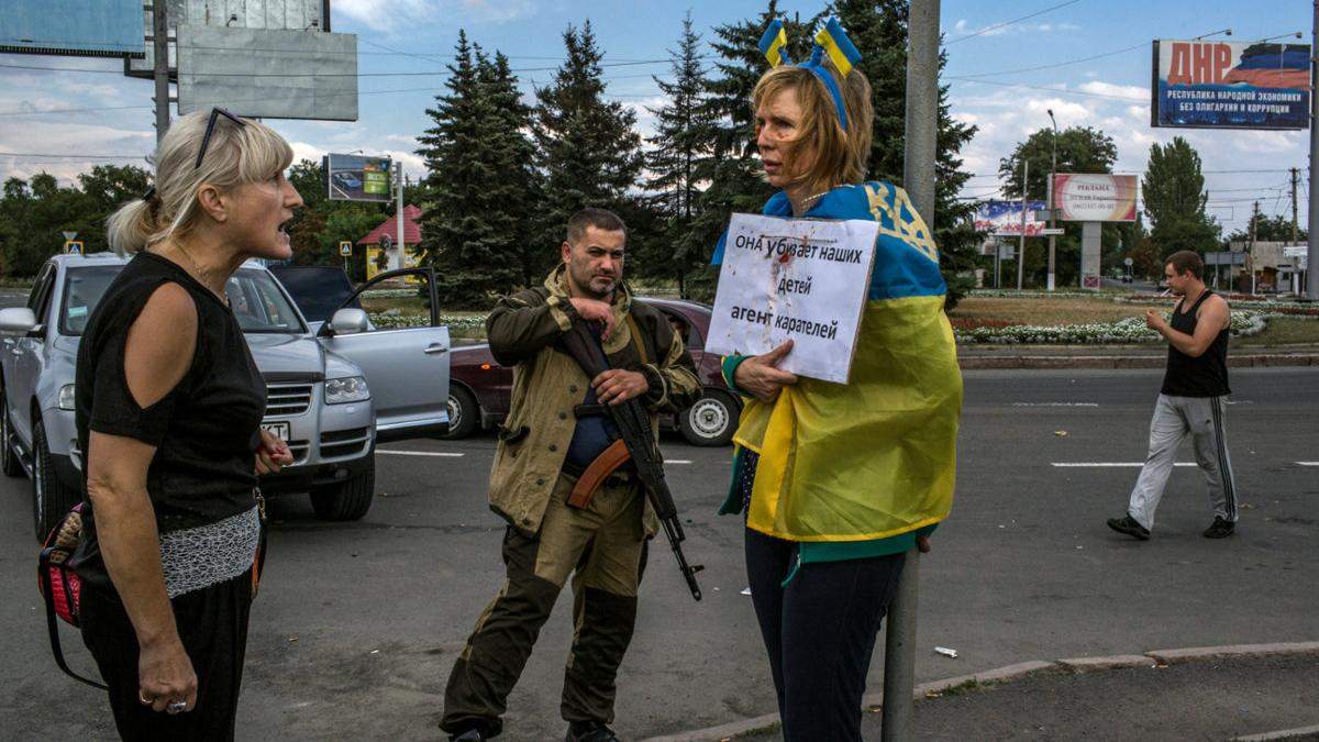 Поклонница донецкого "ополчения" живет в Киеве Поклонница донецкого "ополчения" живет в Киеве