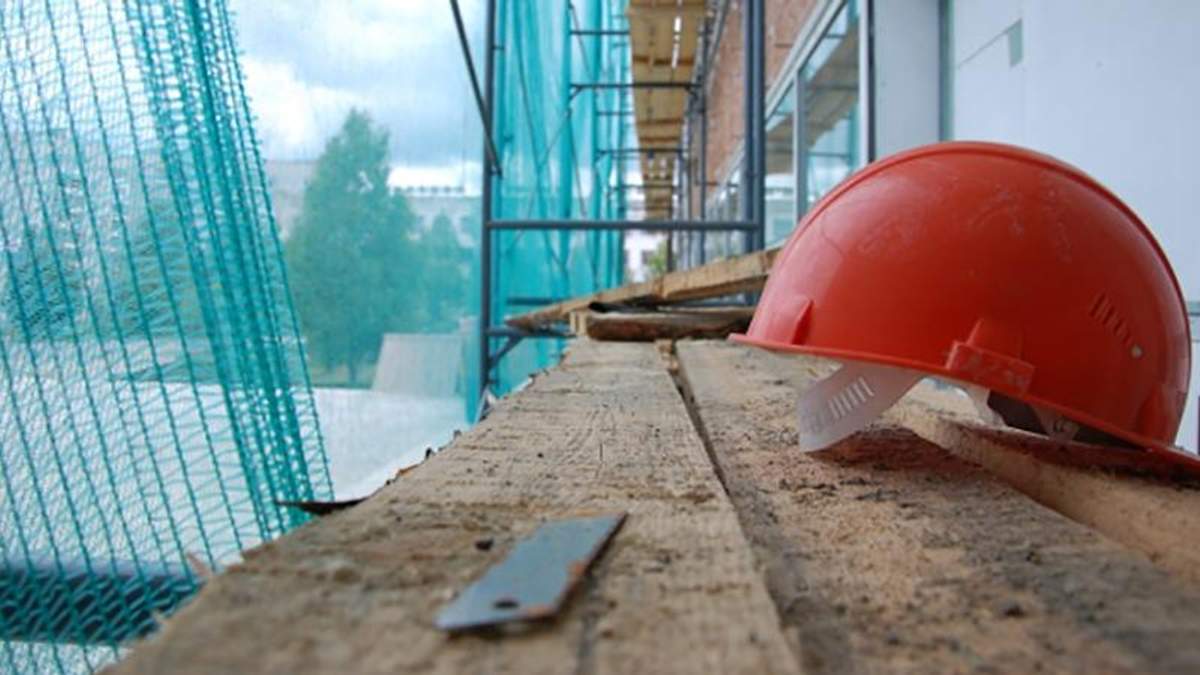 К счастью, строитель выжил К счастью, строитель выжил