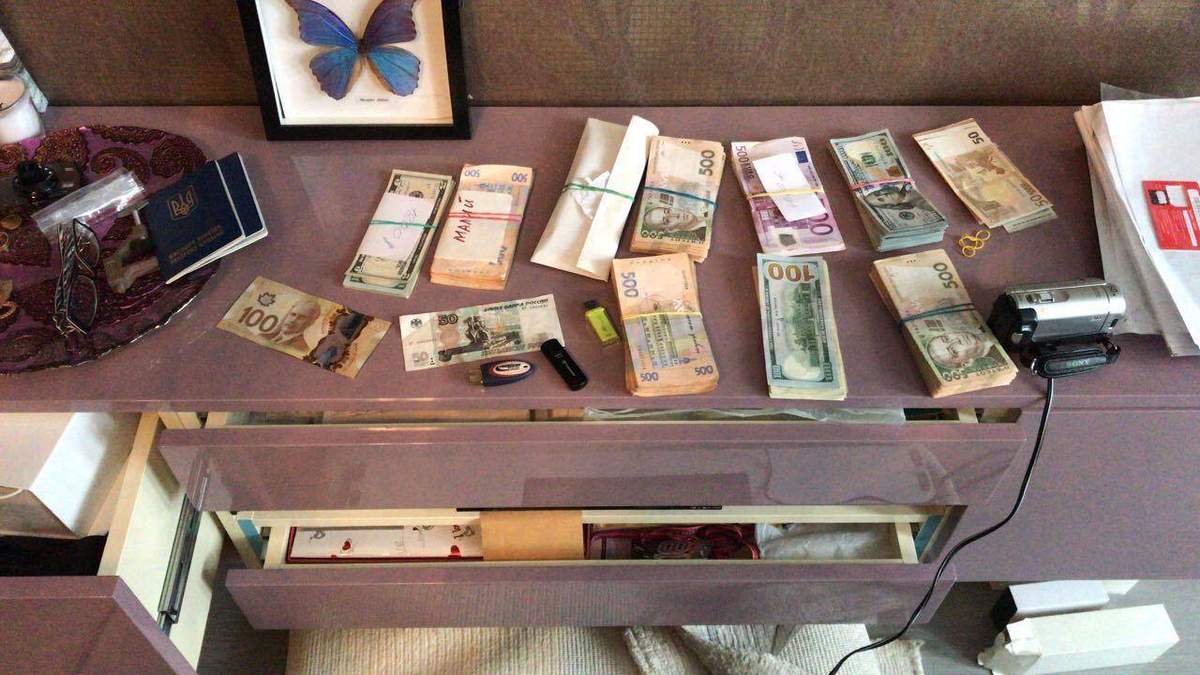 У Києві понятий під час обшуку вкрав 20 тисяч гривень У Києві понятий під час обшуку вкрав 20 тисяч гривень
