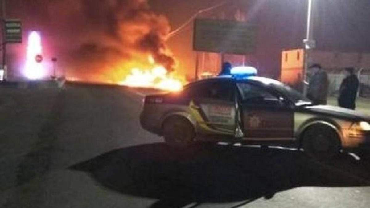 На АЗС під Києвом сталася пожежа На АЗС під Києвом сталася пожежа