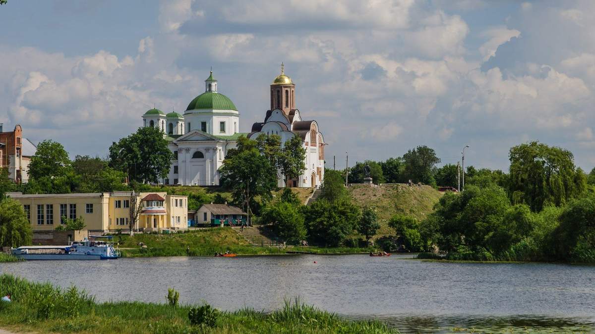 У Білій церкві досі немає води, організовують пункти видачі У Білій церкві досі немає води, організовують пункти видачі