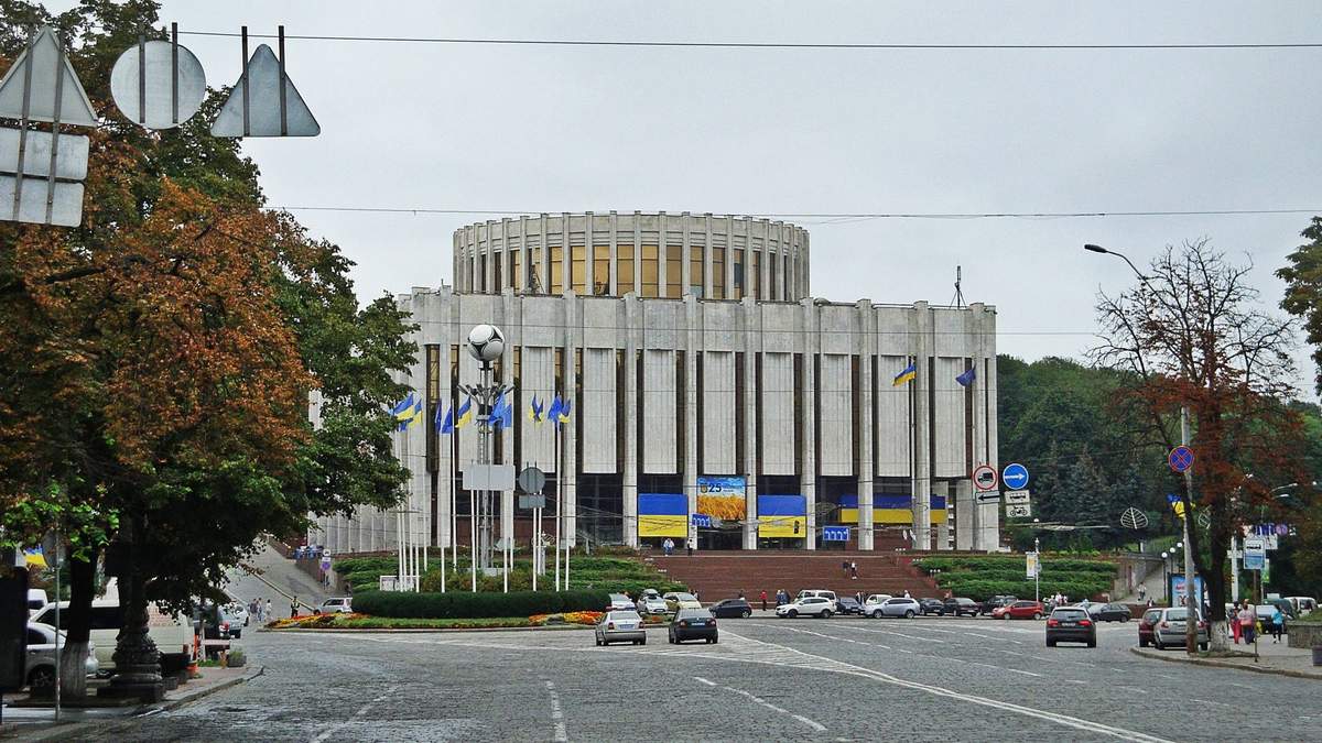 В АП розглядають варіант переїзду в "Український дім" В АП розглядають варіант переїзду в "Український дім"