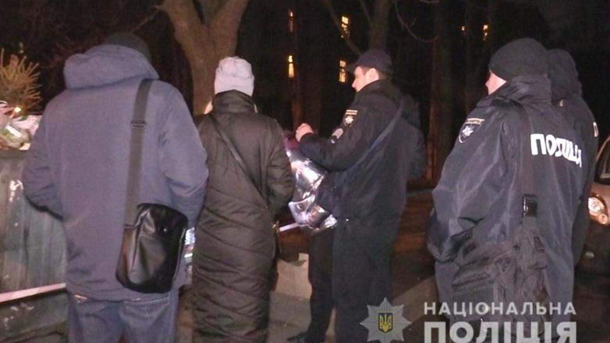 У Києві знайшли труп немовляти в сміттєвому баці У Києві знайшли труп немовляти в сміттєвому баці