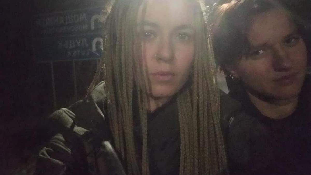 Волонтеры вышли из автобуса, потому что не могли слышать сераил русском языке Волонтеры вышли из автобуса, потому что не могли слышать сераил русском языке