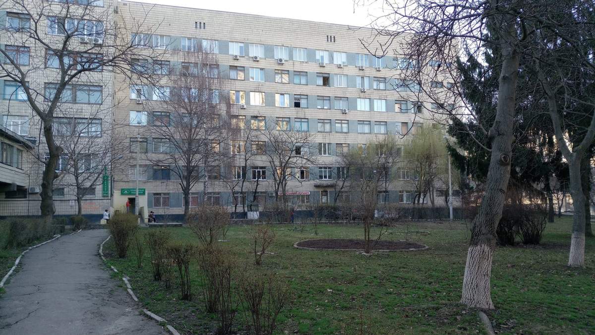 Самогубства хворих з коронавірусом у Києві у лікарні 4: фото Самогубства хворих з коронавірусом у Києві у лікарні 4: фото