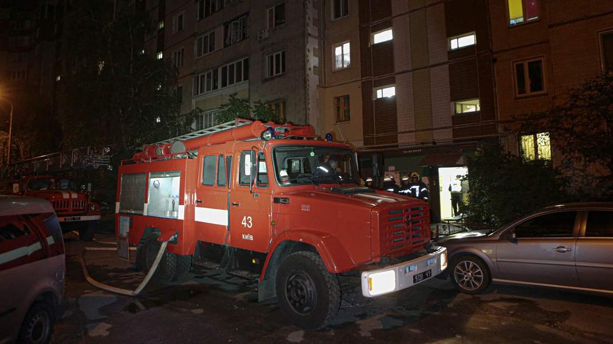 В Киеве на Правды вспыхнул серьезный пожар: мужчина поджег собственную квартиру – его ребенок погиб (иллюстративное фото) В Киеве на Правды вспыхнул серьезный пожар: мужчина поджег собственную квартиру – его ребенок погиб (иллюстративное фото)