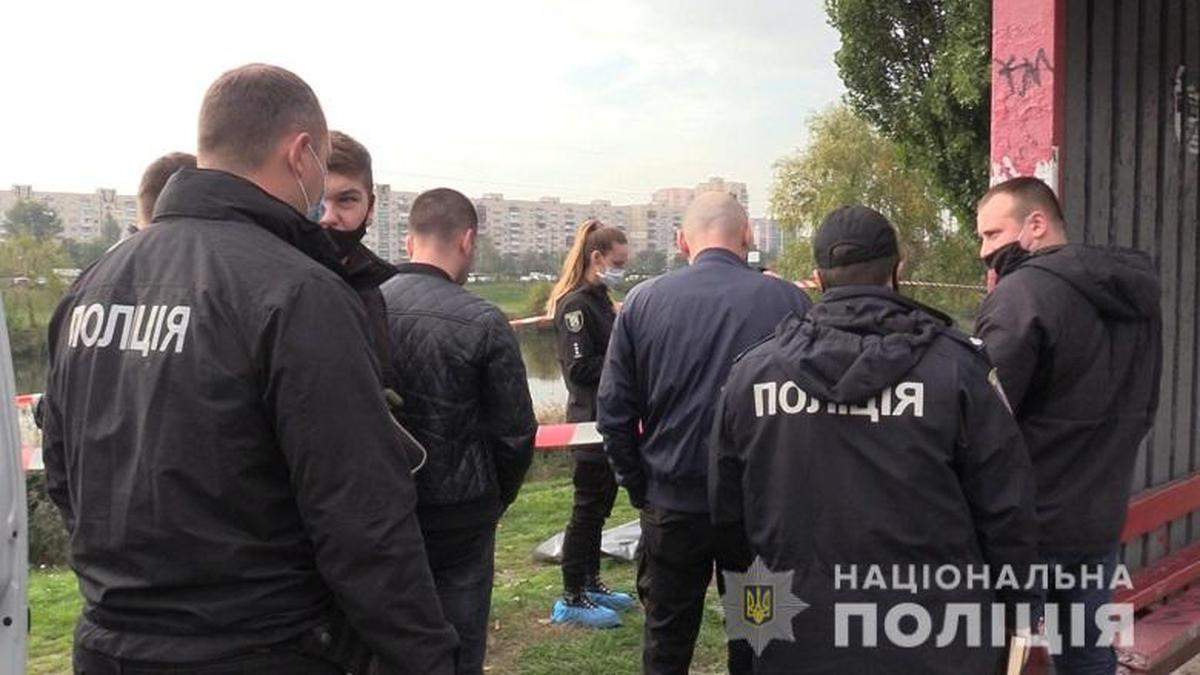 У Києві розкрили жахливе вбивство жінки на зупинці У Києві розкрили жахливе вбивство жінки на зупинці