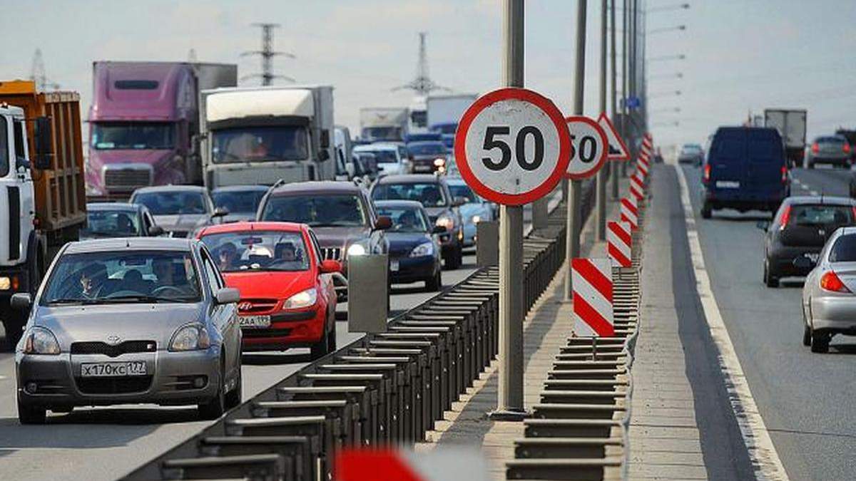 На 7 дорогах Києва з 1 листопада діятимуть нові обмеження швидкості На 7 дорогах Києва з 1 листопада діятимуть нові обмеження швидкості